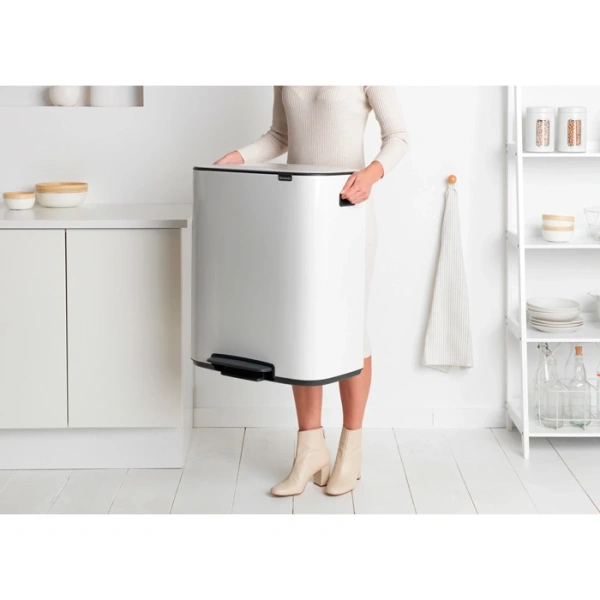 Мусорное ведро Brabantia Bo Pedal Bin 211300 60 л, белое