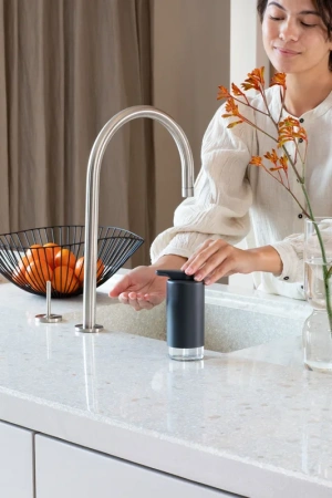 дозатор для мыла brabantia sinkstyle 227981 для жидкого мыла, минерально-графитовый