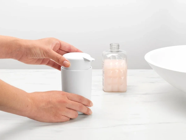 Дозатор для мыла Brabantia ReNew 280269 для жидкого мыла, белый