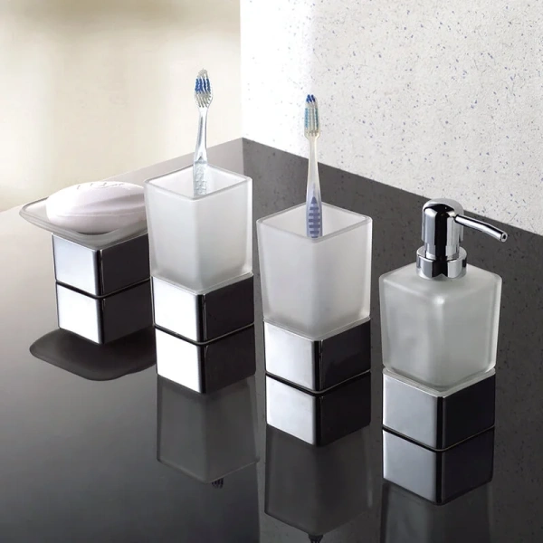 Дозатор для мыла AZARIO Rina AZ-130C хром Дозатор для мыла AZARIO Rina AZ-130C хром