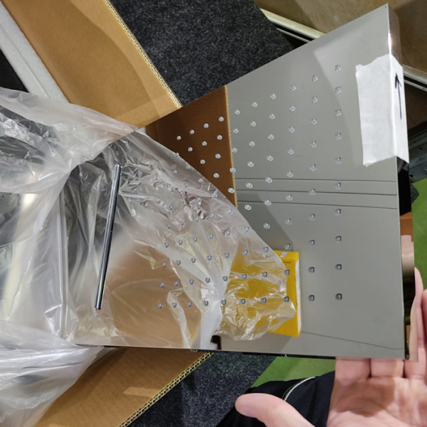 верхний душ gattoni pd 9945/pdc0 с боковой потертостью настенный с 2-мя режимами: дождь и каскад, 26х55.5см, 1/2", цвет: хром (уценен)