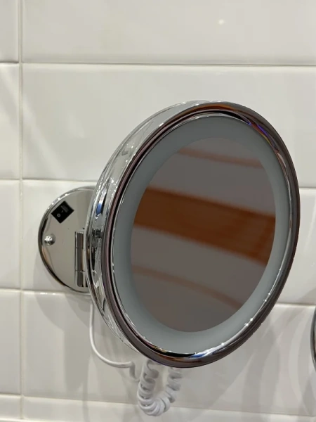 Косметическое зеркало Timo Saona 13074/00 с подсветкой, двухстороннее, телескопическое, поворотное, хром